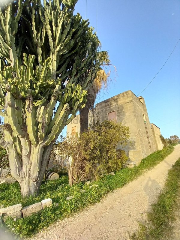 casa indipendente in vendita a Valderice