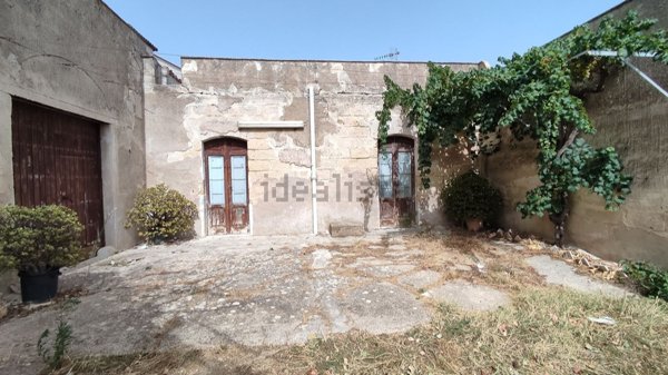 pentavano in vendita a Valderice in zona Crocevie