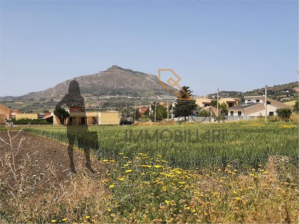terreno edificabile in vendita a Valderice