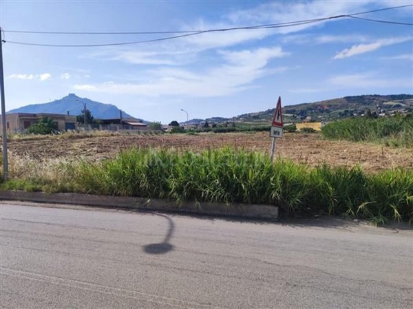 terreno edificabile in vendita a Valderice in zona Crocci
