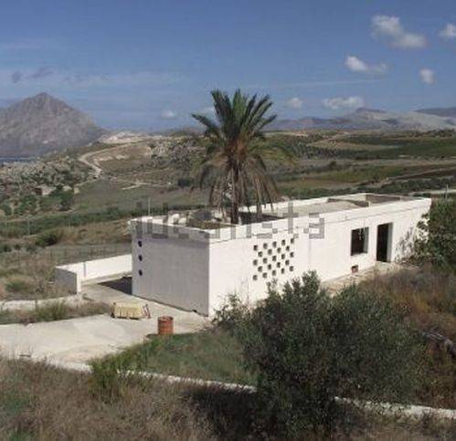 casa indipendente in vendita a Valderice