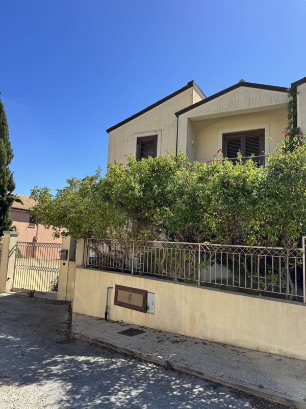 casa indipendente in vendita a Valderice