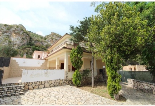 casa indipendente in vendita a Valderice