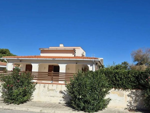 casa indipendente in vendita a Valderice