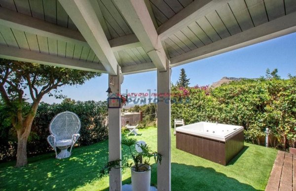 casa indipendente in vendita a Valderice