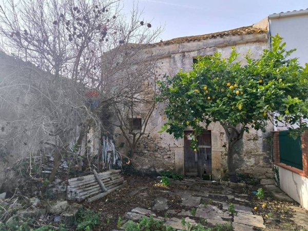 casa indipendente in vendita a Valderice