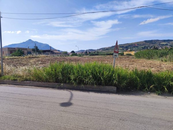terreno edificabile in vendita a Valderice in zona Crocci