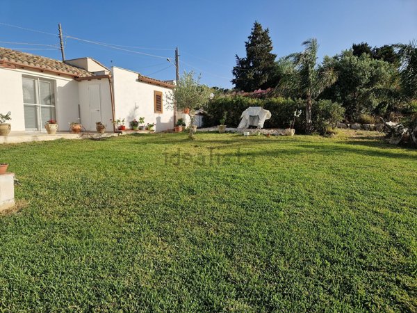casa indipendente in vendita a Valderice