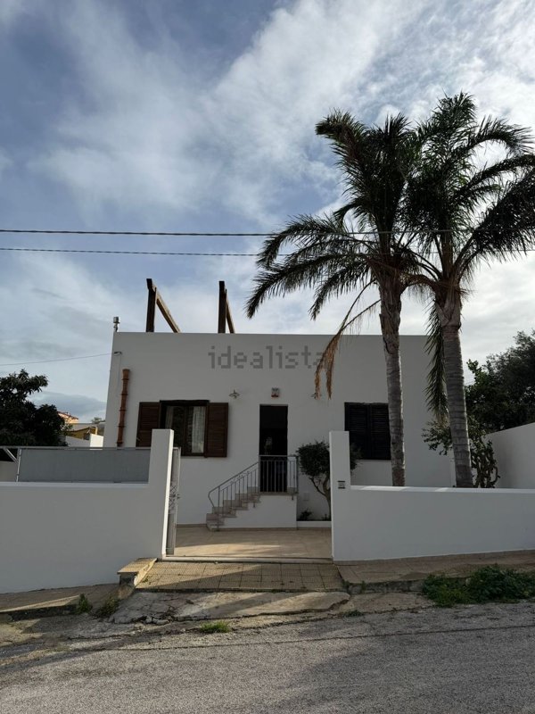 casa indipendente in vendita a Valderice