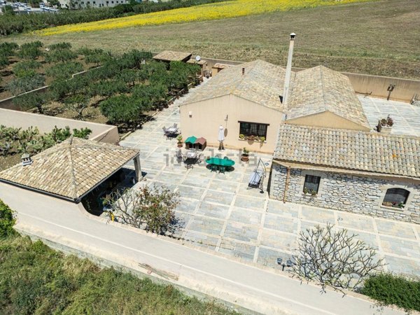 casa indipendente in vendita a Valderice