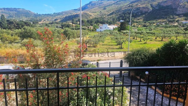 casa indipendente in vendita a Valderice