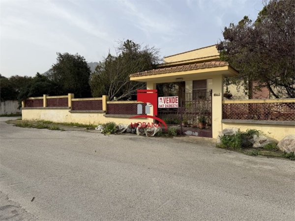 villa in vendita a Valderice in zona Sant'Andrea