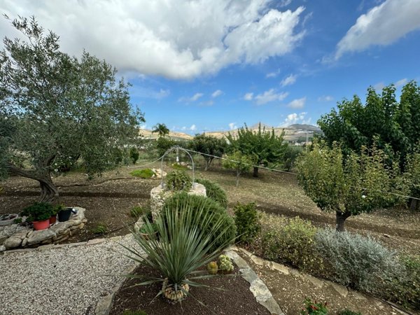 casa indipendente in vendita a Valderice