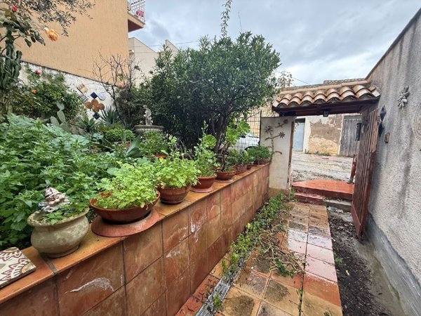 casa indipendente in vendita a Valderice