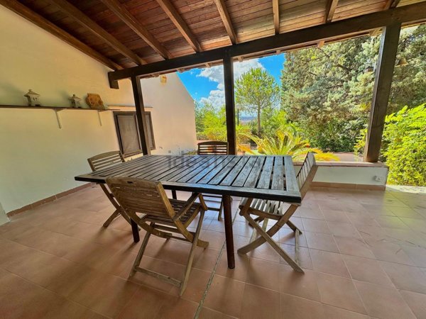 casa indipendente in vendita a Valderice