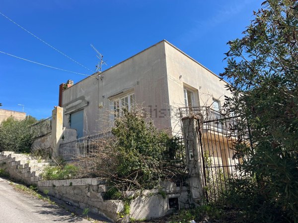 casa indipendente in vendita a Valderice