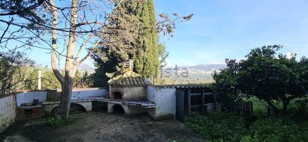 esavano in vendita a Valderice in zona Crocevie