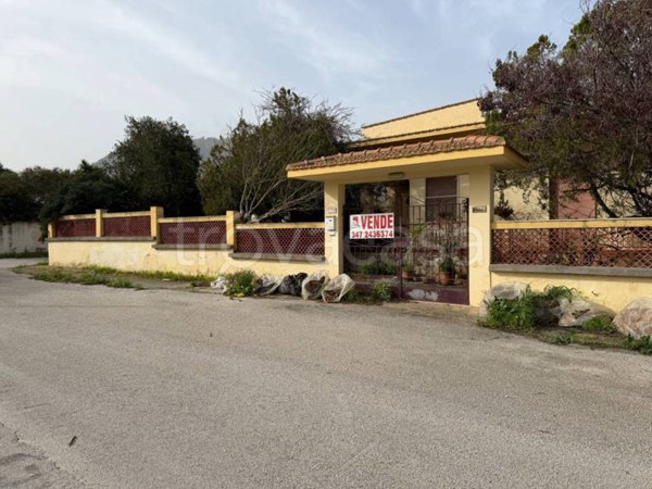 casa indipendente in vendita a Valderice in zona Sant'Andrea