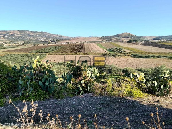 terreno in vendita a Valderice in zona Crocci