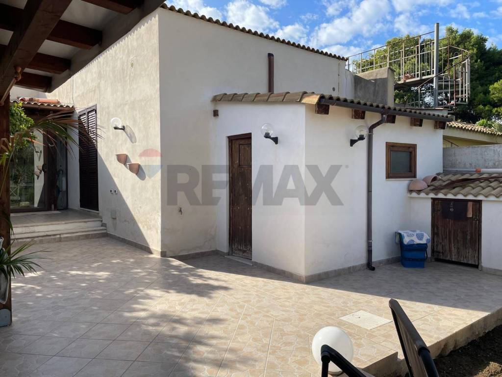 casa indipendente in vendita a Valderice in zona Sant'Andrea