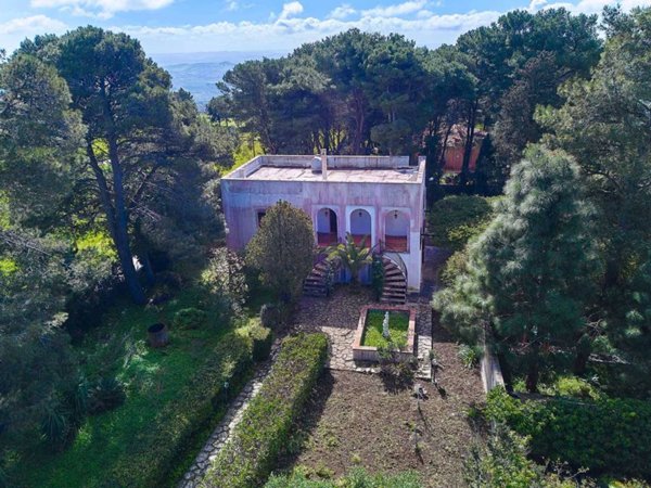 casa indipendente in vendita a Valderice