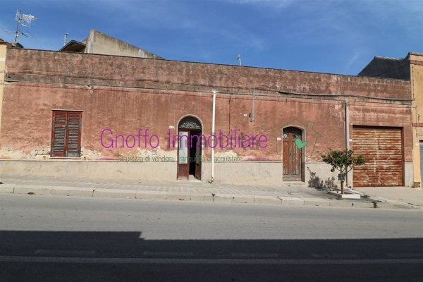 casa indipendente in vendita a Valderice