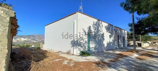 casa indipendente in vendita a Valderice