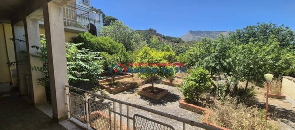 casa indipendente in vendita a Valderice