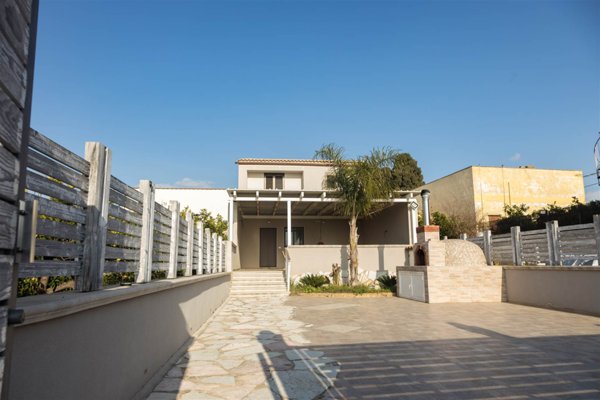 villa in vendita a Valderice in zona Lenzi