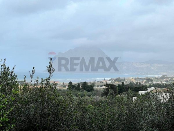 casa indipendente in vendita a Valderice