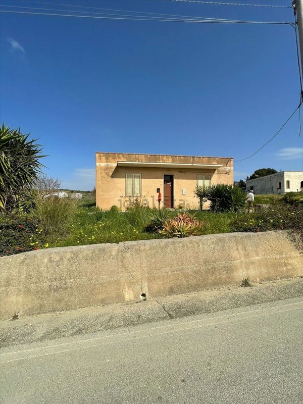 casa indipendente in vendita a Valderice