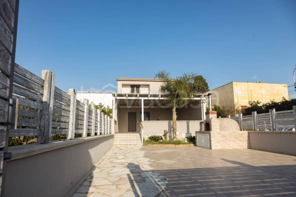 casa indipendente in vendita a Valderice in zona Lenzi