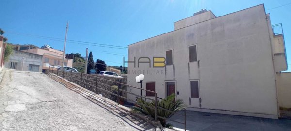 casa indipendente in vendita a Valderice