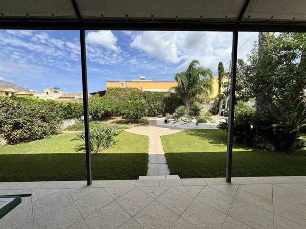 casa indipendente in vendita a Valderice in zona Crocci