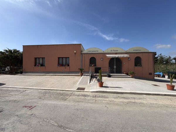 negozio in vendita a Valderice in zona Chiesanuova