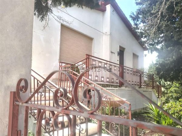 casa indipendente in vendita a Valderice