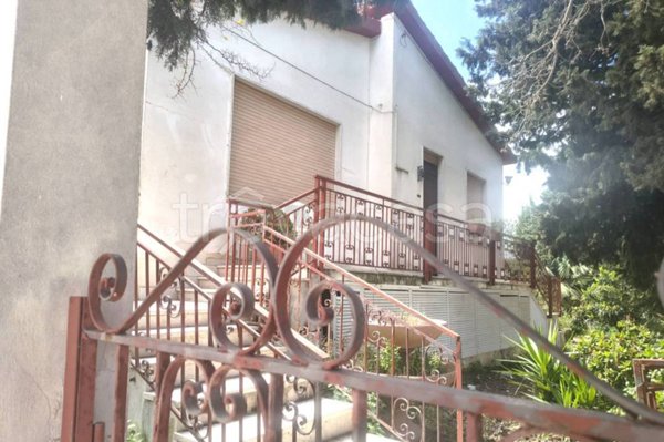 casa indipendente in vendita a Valderice in zona Crocevie