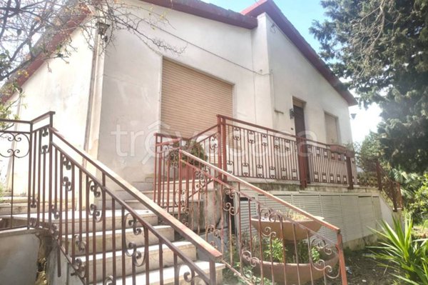 casa indipendente in vendita a Valderice in zona Crocevie