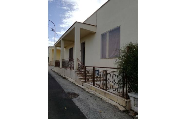 casa indipendente in vendita a Valderice in zona Sant'Andrea