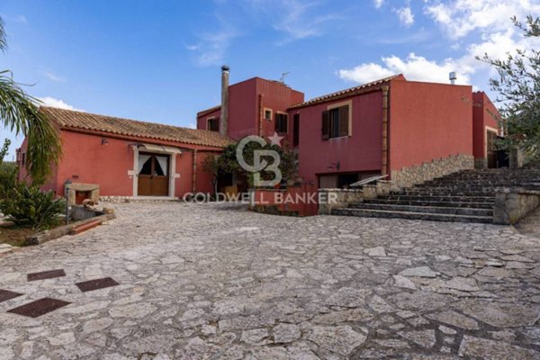 casa indipendente in vendita a Valderice