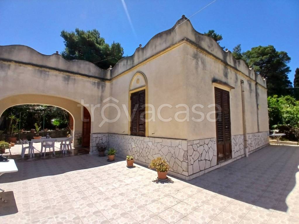 casa indipendente in vendita a Valderice