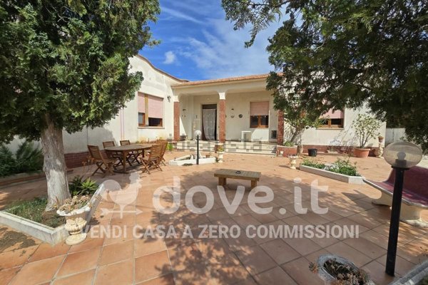 casa indipendente in vendita a Valderice