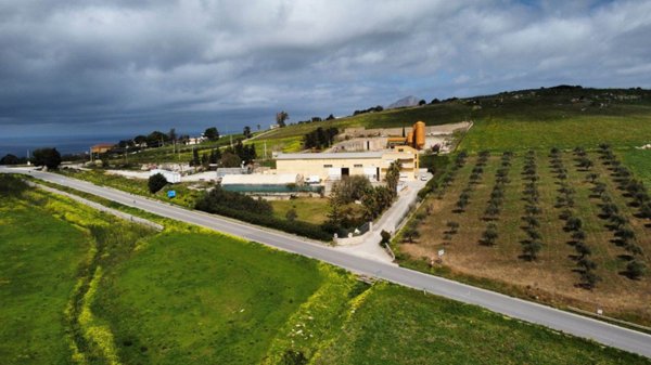 ufficio in vendita a Valderice