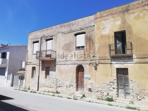 casa indipendente in vendita a Valderice