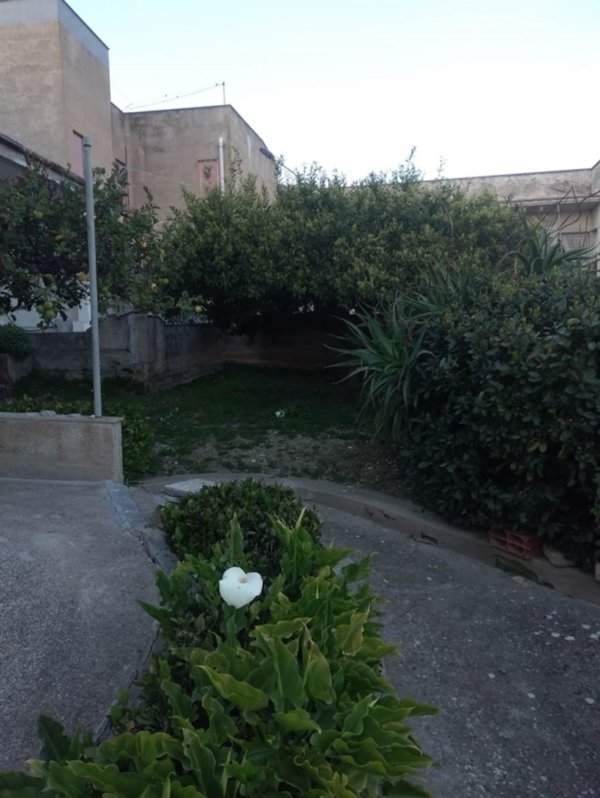 casa indipendente in vendita a Valderice