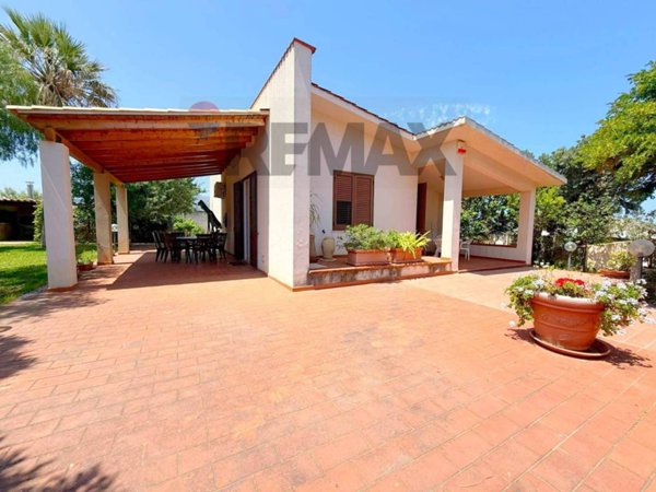 casa indipendente in vendita a Valderice in zona Sant'Andrea