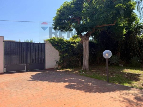 casa indipendente in vendita a Valderice in zona Sant'Andrea