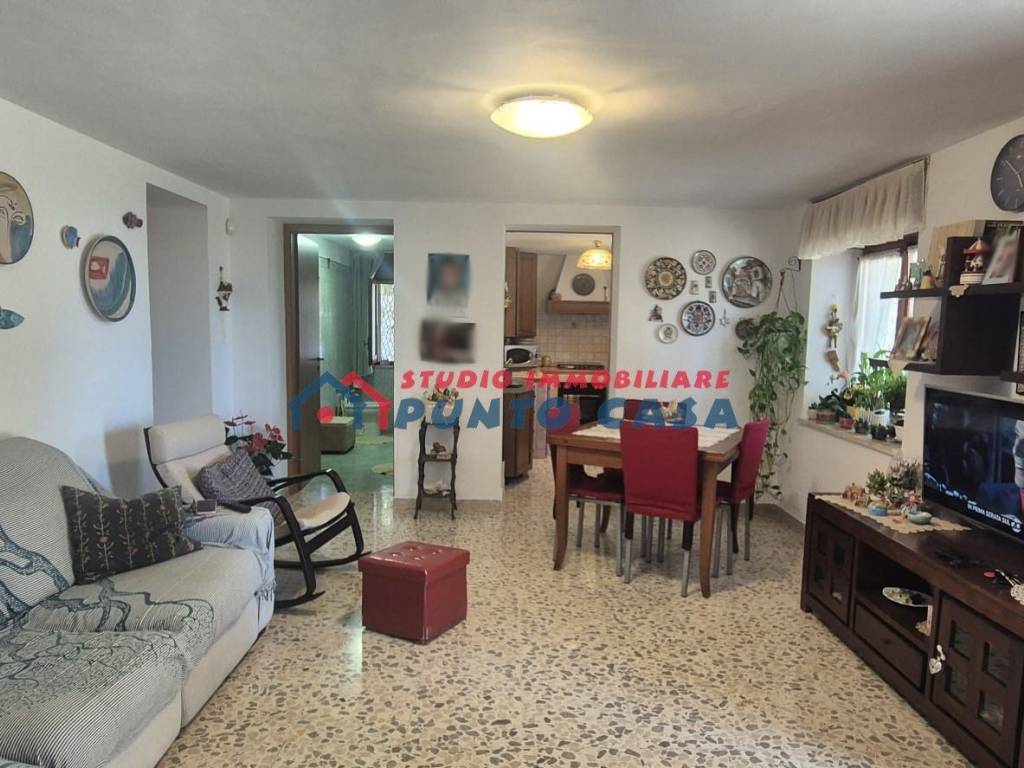 casa indipendente in vendita a Valderice in zona Crocci