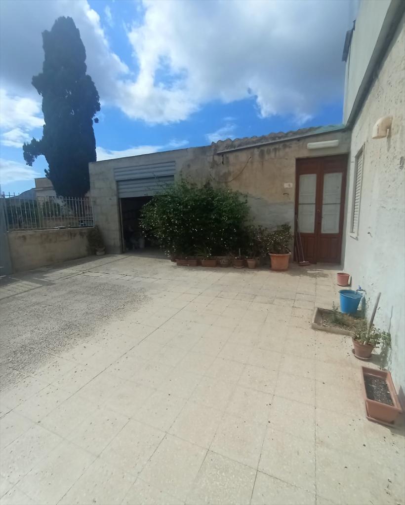 casa indipendente in vendita a Valderice in zona Crocci