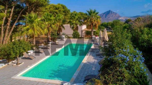 casa indipendente in vendita a Valderice in zona Crocci